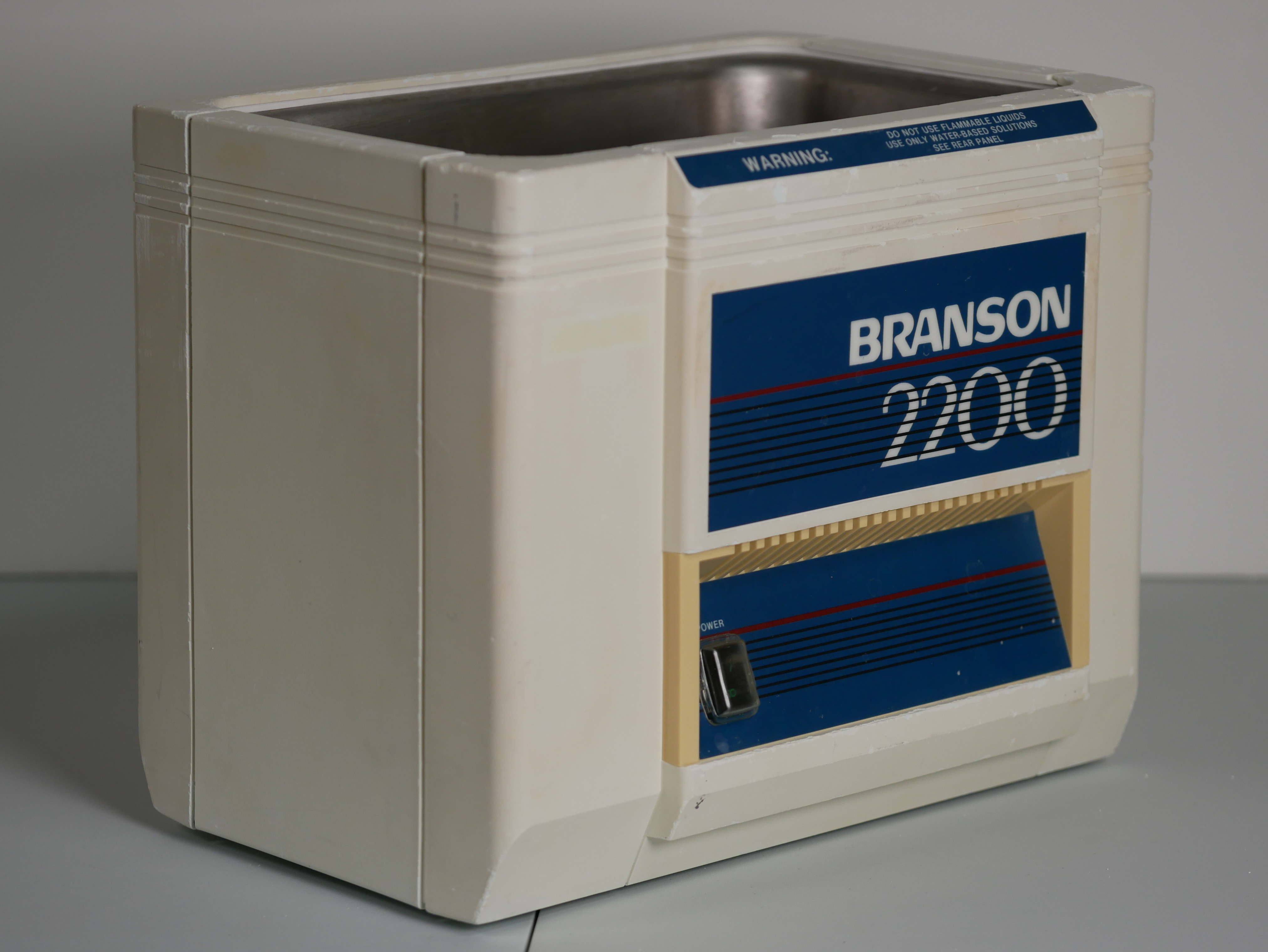 Branson 2200 Sonicator HLEC